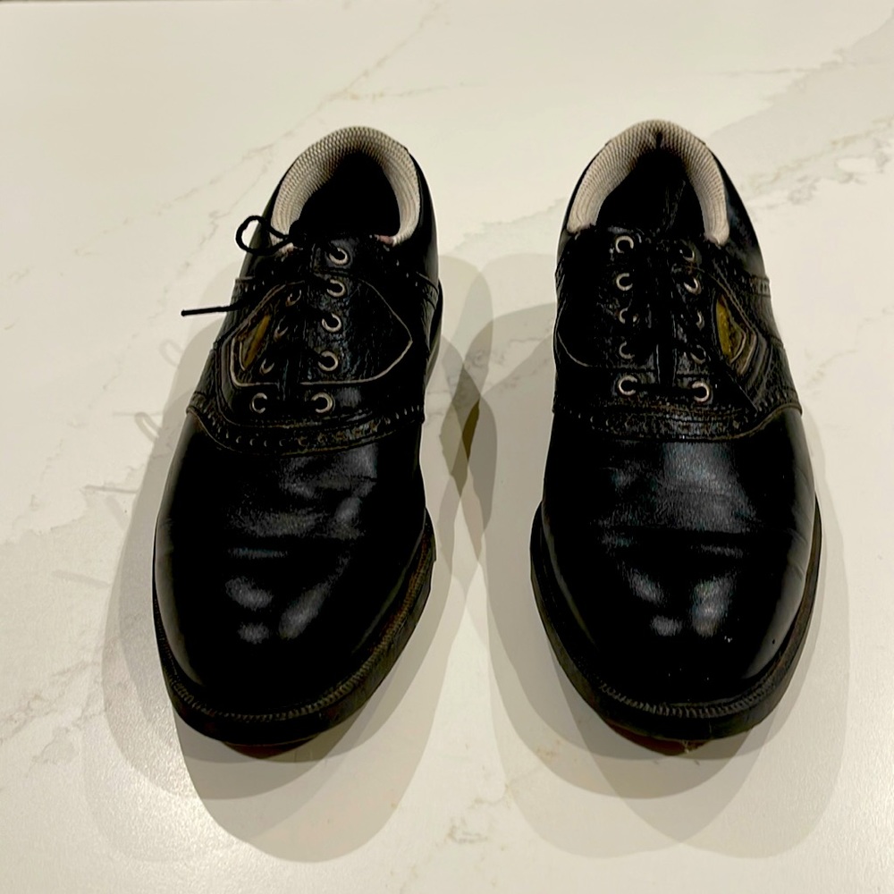 Men’s Black Foot joy Golf shoes size 8.